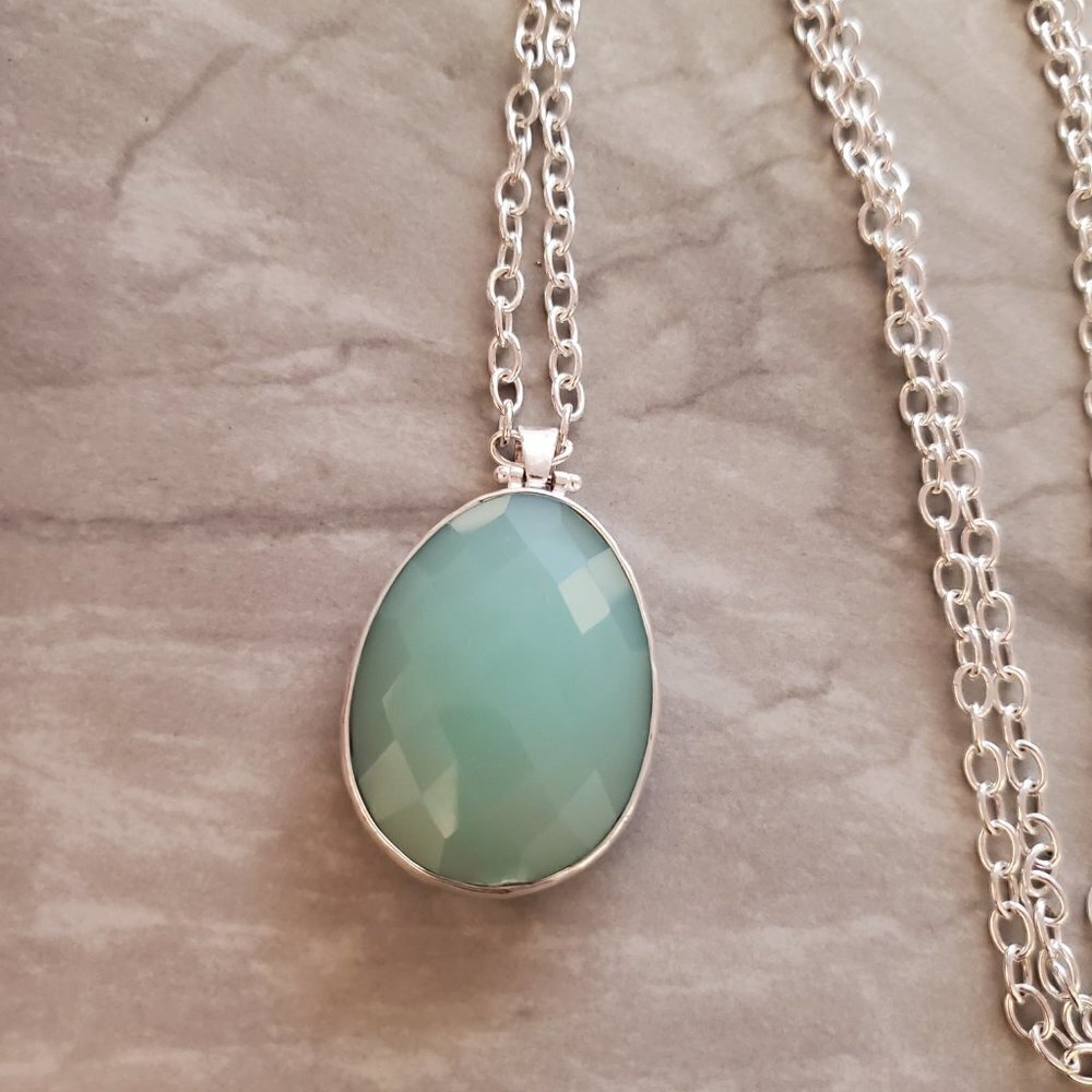 💕 Stella and Dot Reversible Sanibel Pendant Necklace 💕 - Picture 2 of 8